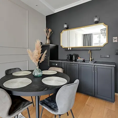 Apartment Old Town Ogarna Iv Glamour By Downtown *